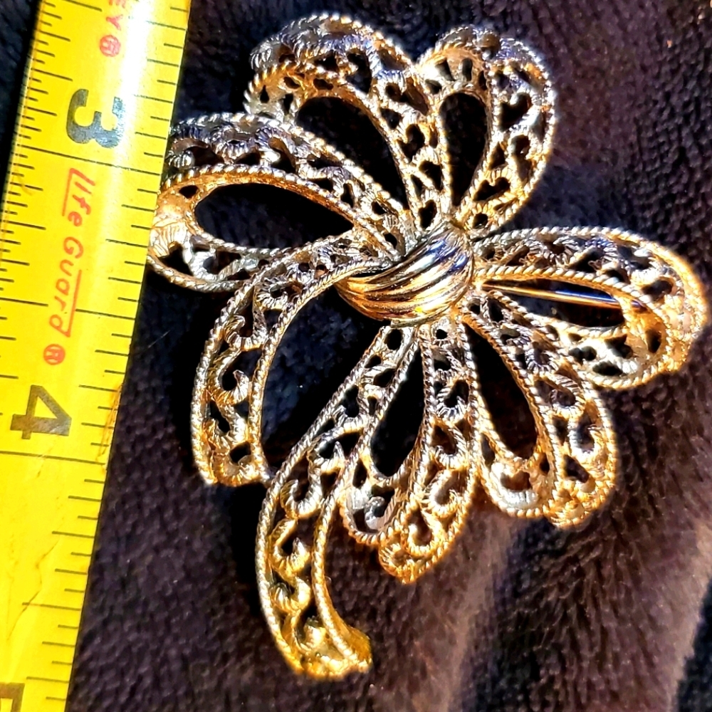 Vintage Trifari Silver-Tone Triple Gift Style Bow Brooch